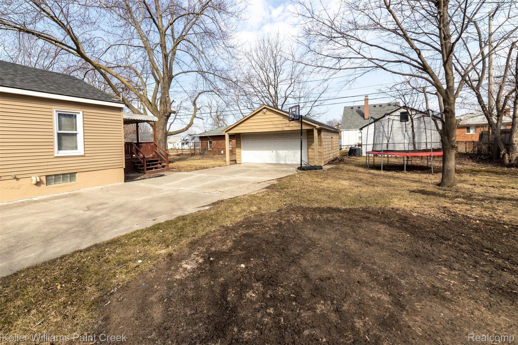 11011 Toepfer Road Warren, MI 48089 - Photo 18 of 20 9C0D6B2E-ADE7-497A-A895-BD075F176E30.jpeg