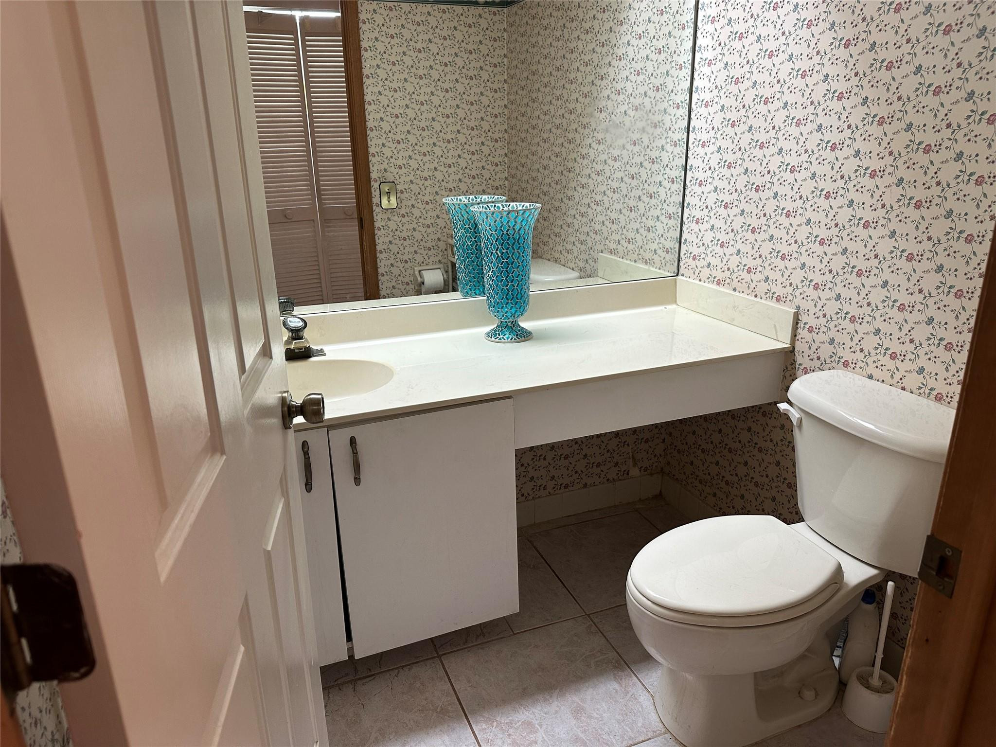 23205 Fountain View Drive, Unit D Boca Raton, FL 33433 - Photo 19 of 51 1/2 Bath Downstairs
