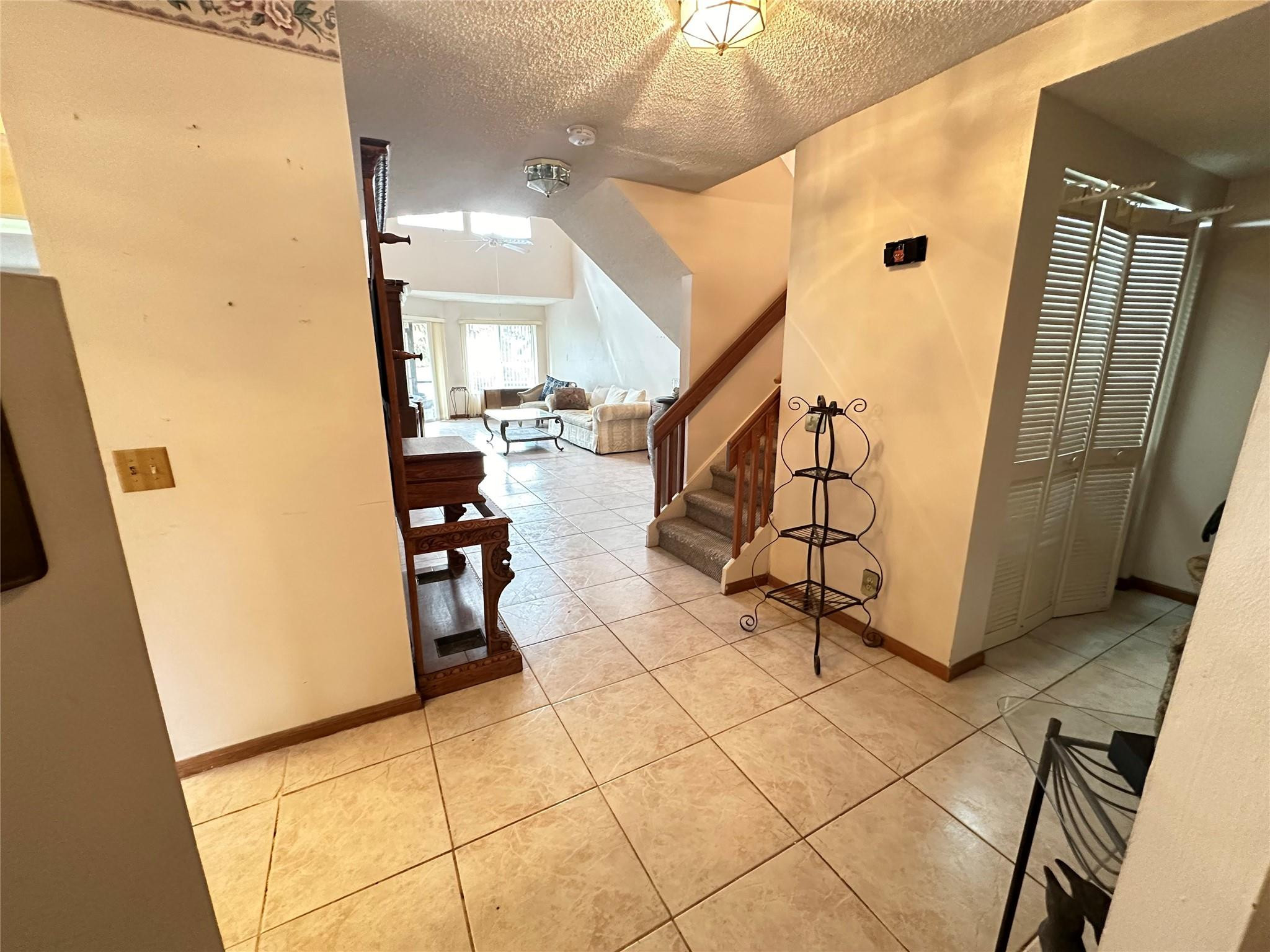 23205 Fountain View Drive, Unit D Boca Raton, FL 33433 - Photo 6 of 51 Foyer