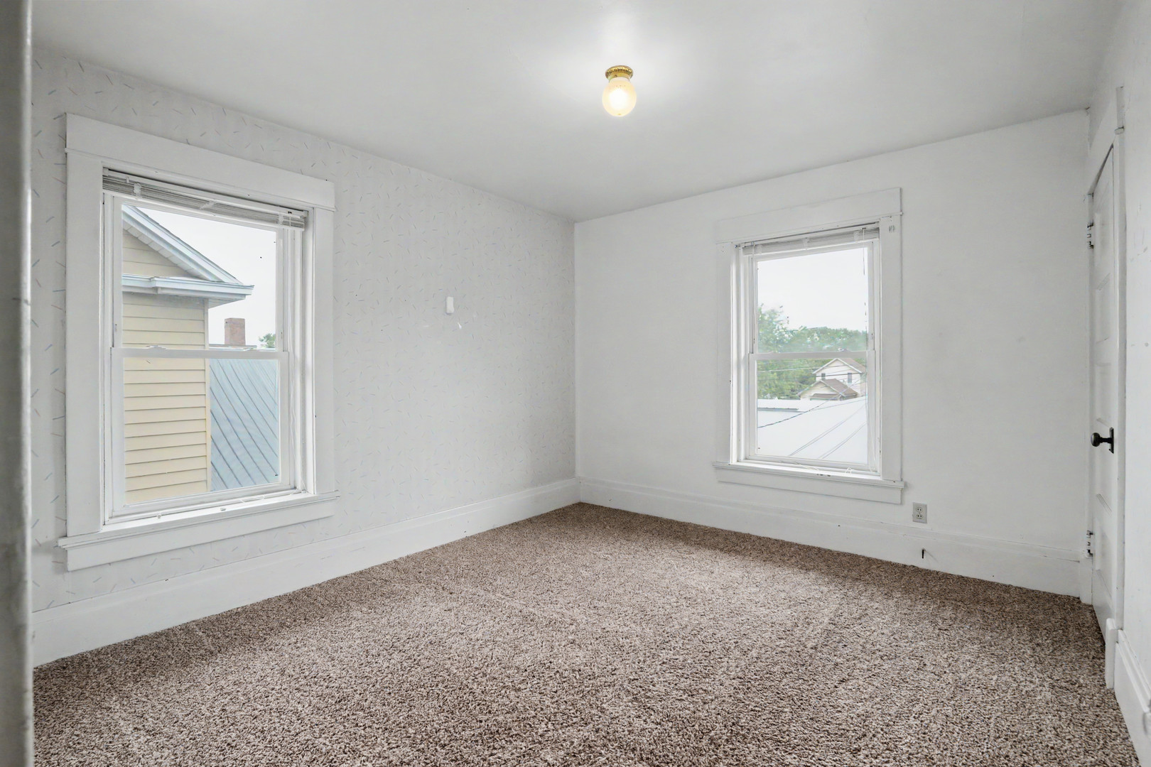 326 3rd Avenue South Clinton, IA 52732 - Photo 10 of 15