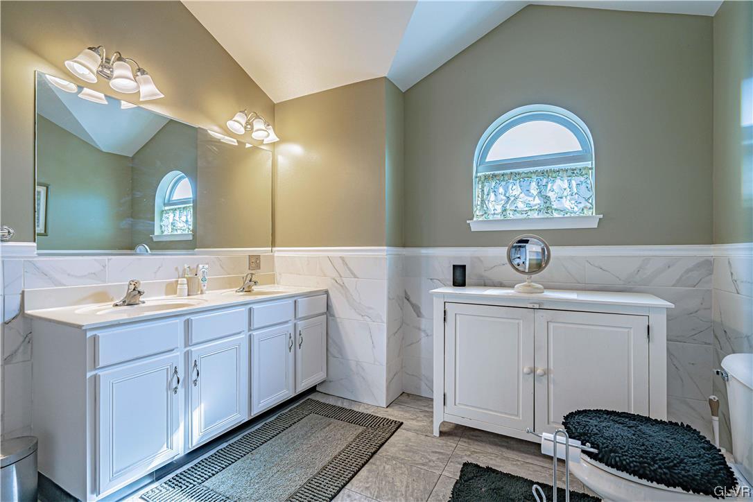 1214 Old Gate Road Northampton, PA 18067 - Photo 18 of 33 Gallery Image 18