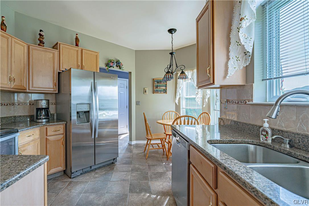 1214 Old Gate Road Northampton, PA 18067 - Photo 7 of 33 Gallery Image 7