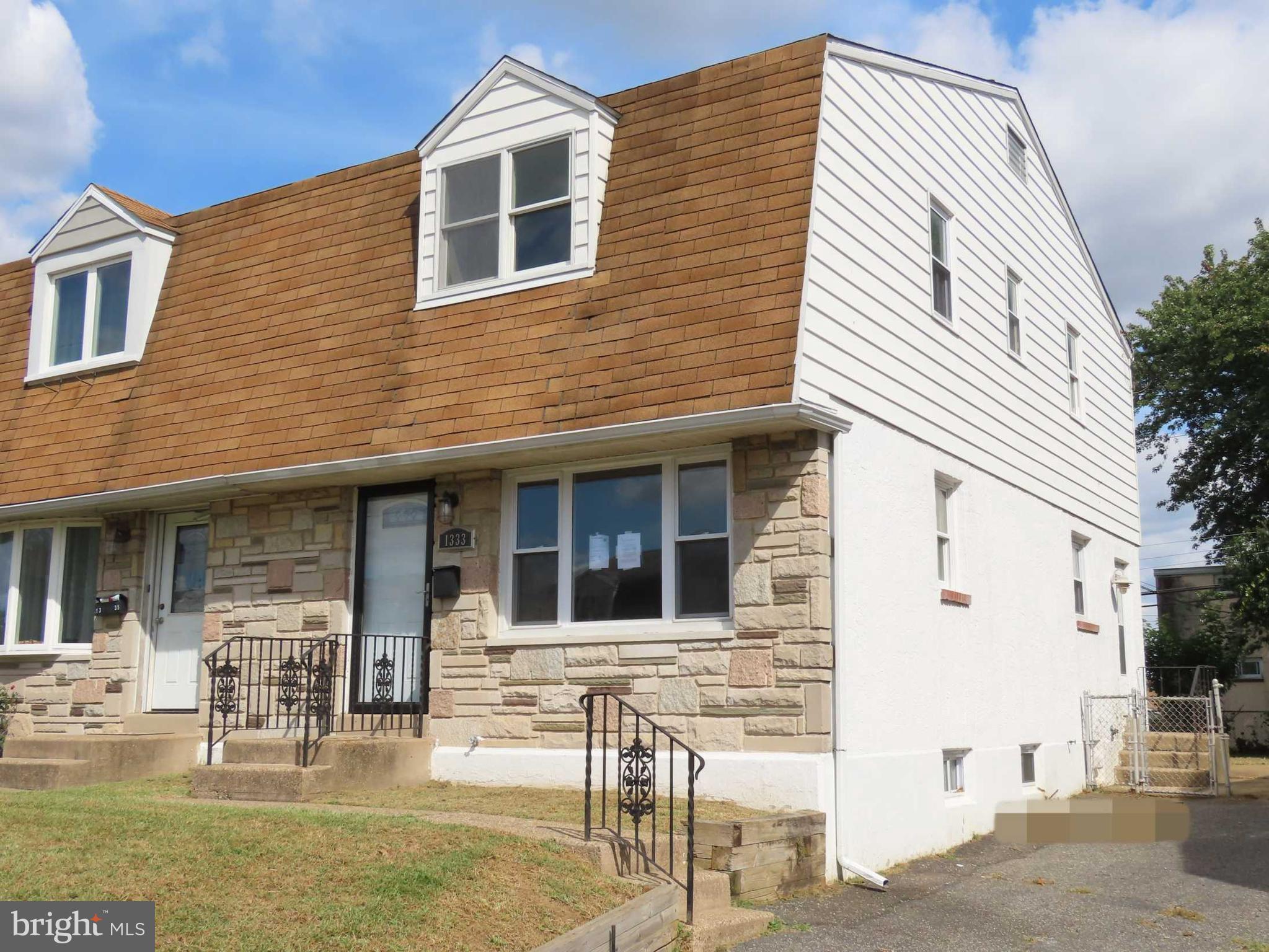 1333 Price Street Trainer, PA 19061 - Photo 2 of 13 Right profile