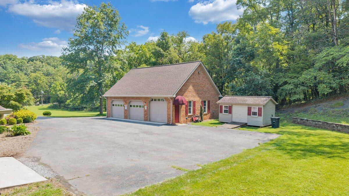 2655 Rutrough Road Southeast Roanoke, VA 24014 - Photo 69 of 71 77