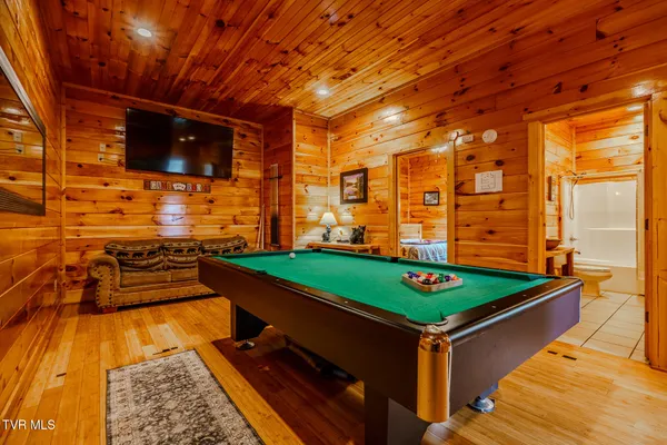 $900,000 | 921 McMakin Way, Pigeon Forge, TN 37863