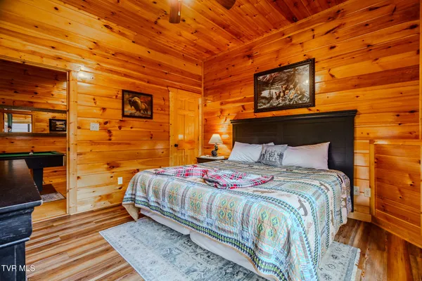 $900,000 | 921 McMakin Way, Pigeon Forge, TN 37863