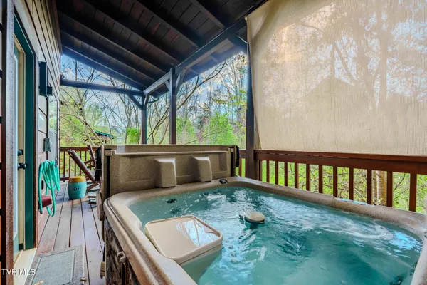 $900,000 | 921 McMakin Way, Pigeon Forge, TN 37863