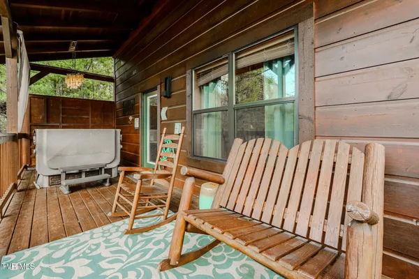 $900,000 | 921 McMakin Way, Pigeon Forge, TN 37863