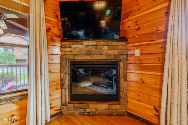 $900,000 | 921 McMakin Way, Pigeon Forge, TN 37863