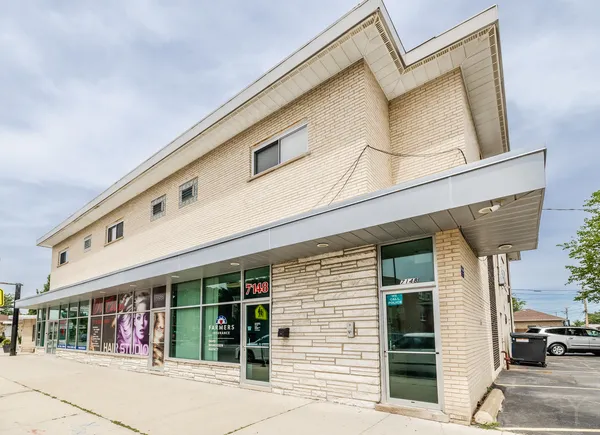 $210,000 | 7148 West Addison Street, Unit C, Chicago, IL 60634