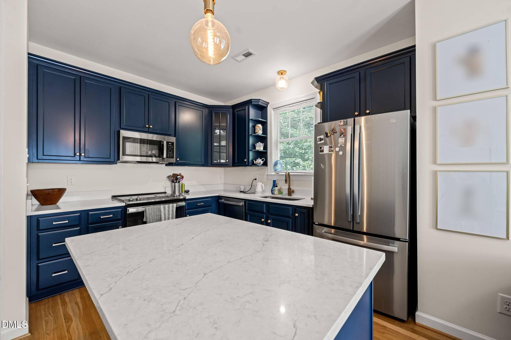805 East Jones Street Raleigh, NC 27601 - Photo 6 of 17 Blurred_Interiors_805 E Jones_11