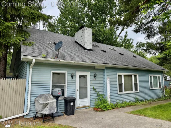 $225,000 | 7955 Lakeshore Road, Fort Gratiot, MI 48059