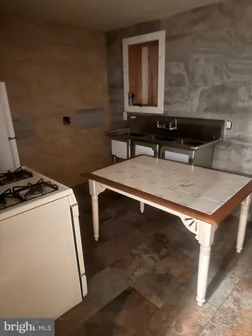 $600 | 2699 Wilkens Avenue, Baltimore, MD 21223