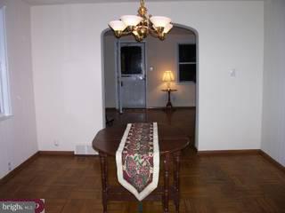 554 Pedley Road Philadelphia, PA 19128 - Photo 2 of 6 Gallery Image 2