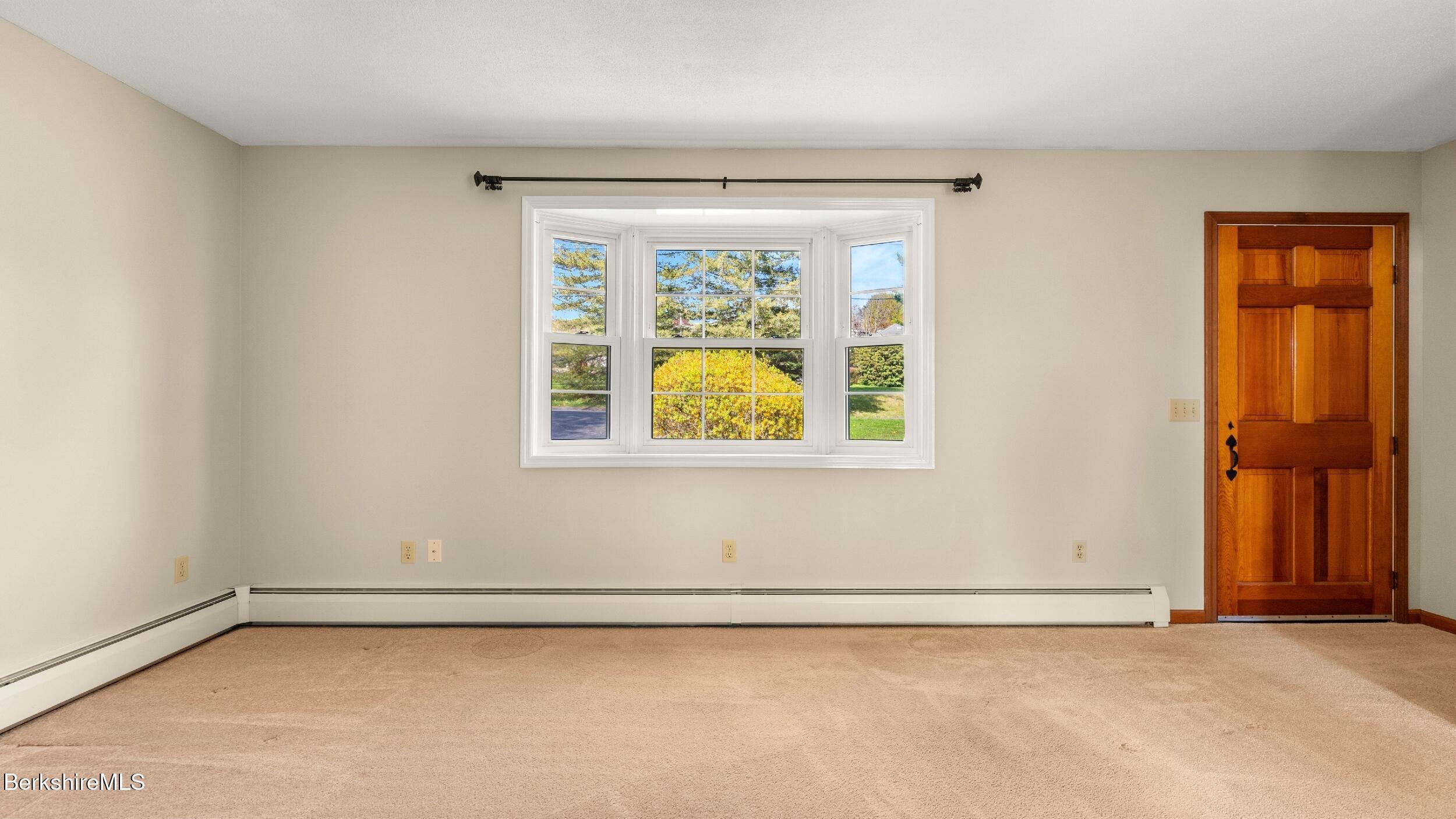 26 Partridge Road Pittsfield, MA 01201 - Photo 10 of 41 LIVING ROOM