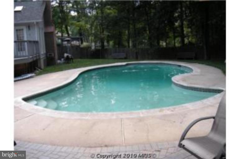 8056 Sinclair Mill Road Manassas, VA 20112 - Photo 5 of 20 Swimming Pool