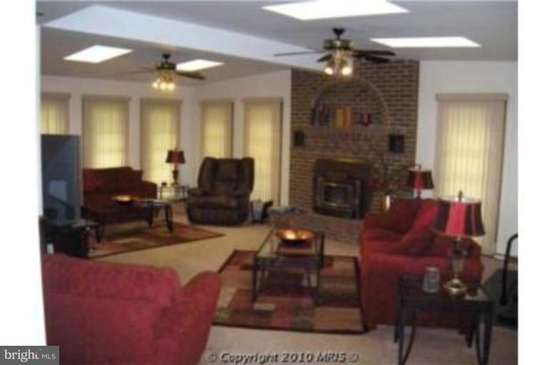 8056 Sinclair Mill Road Manassas, VA 20112 - Photo 7 of 20 Family Room