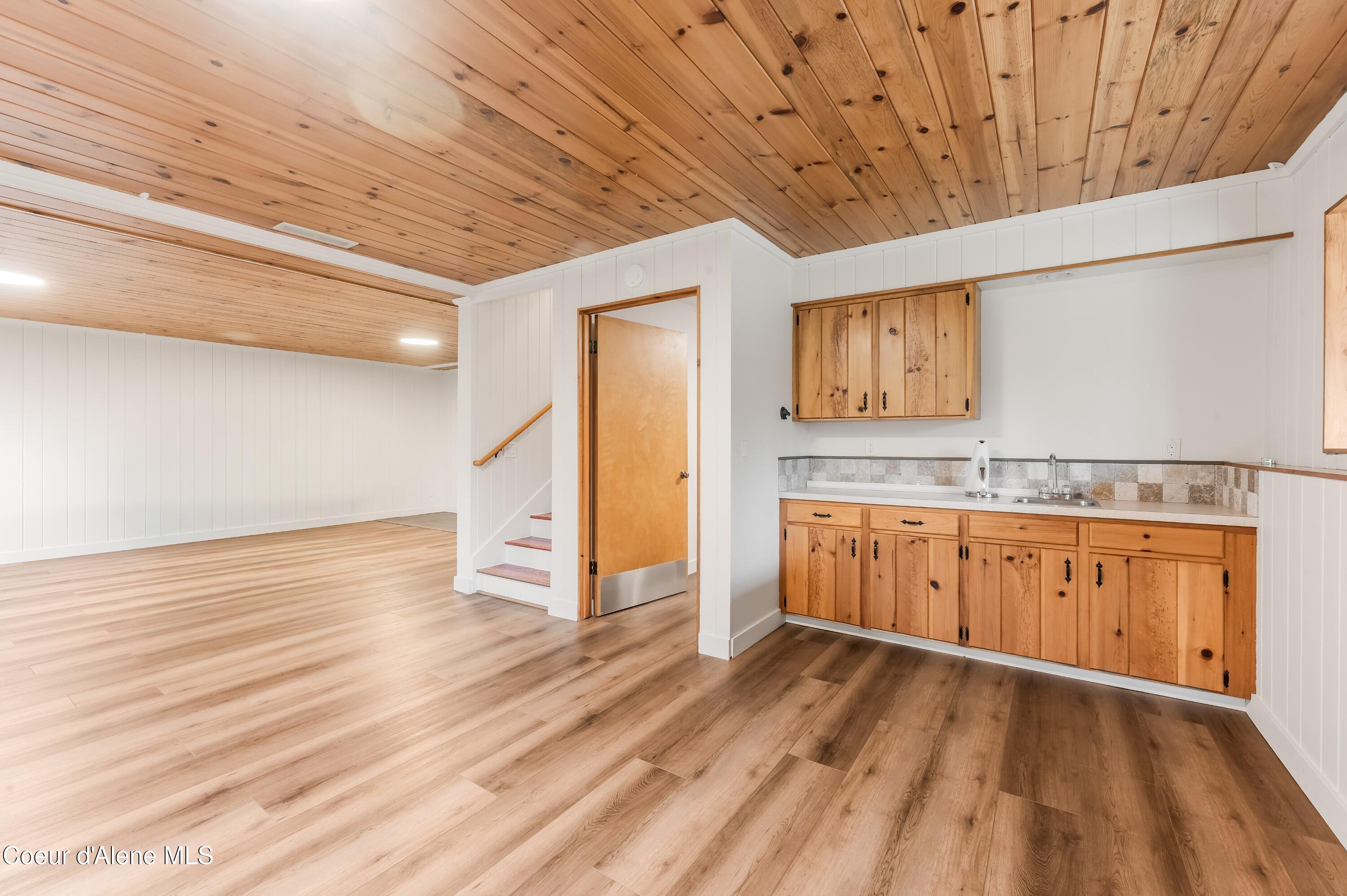 1143 East Rookery Road Hayden, ID 83835 - Photo 33 of 67 Downstairs Living Room / Wet Bar