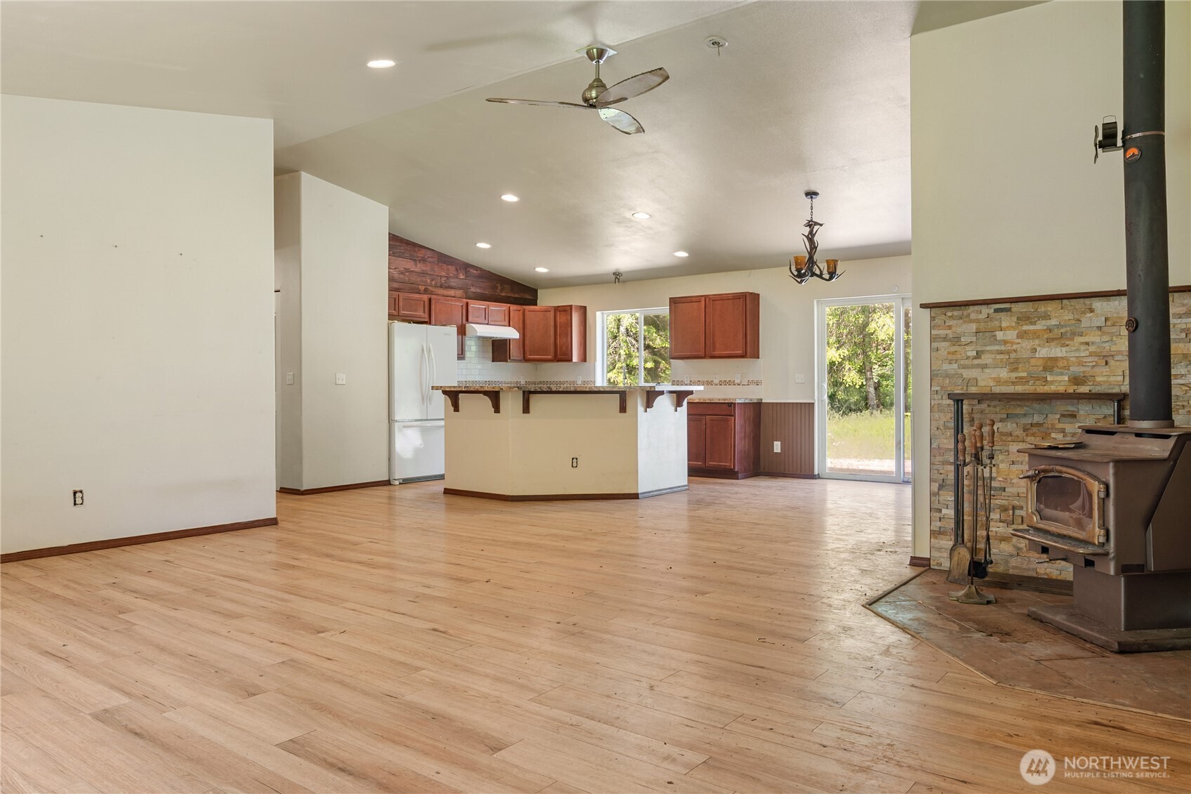 231 West New Moon Lane Matlock, WA 98560 - Photo 4 of 40