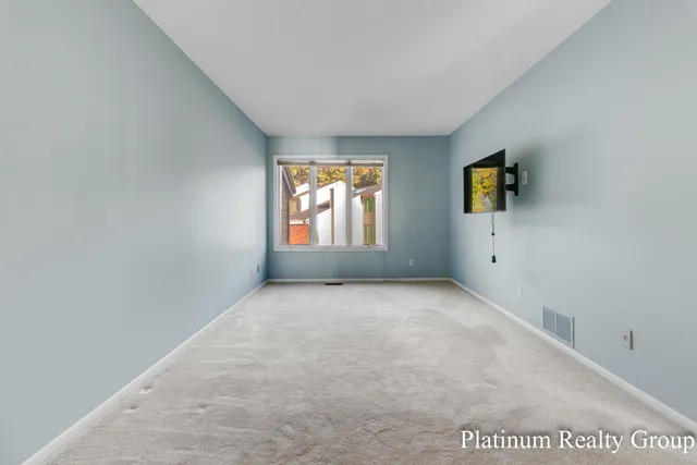 $840,000 | 15762 North Prospect Point Drive, Spring Lake, MI 49456