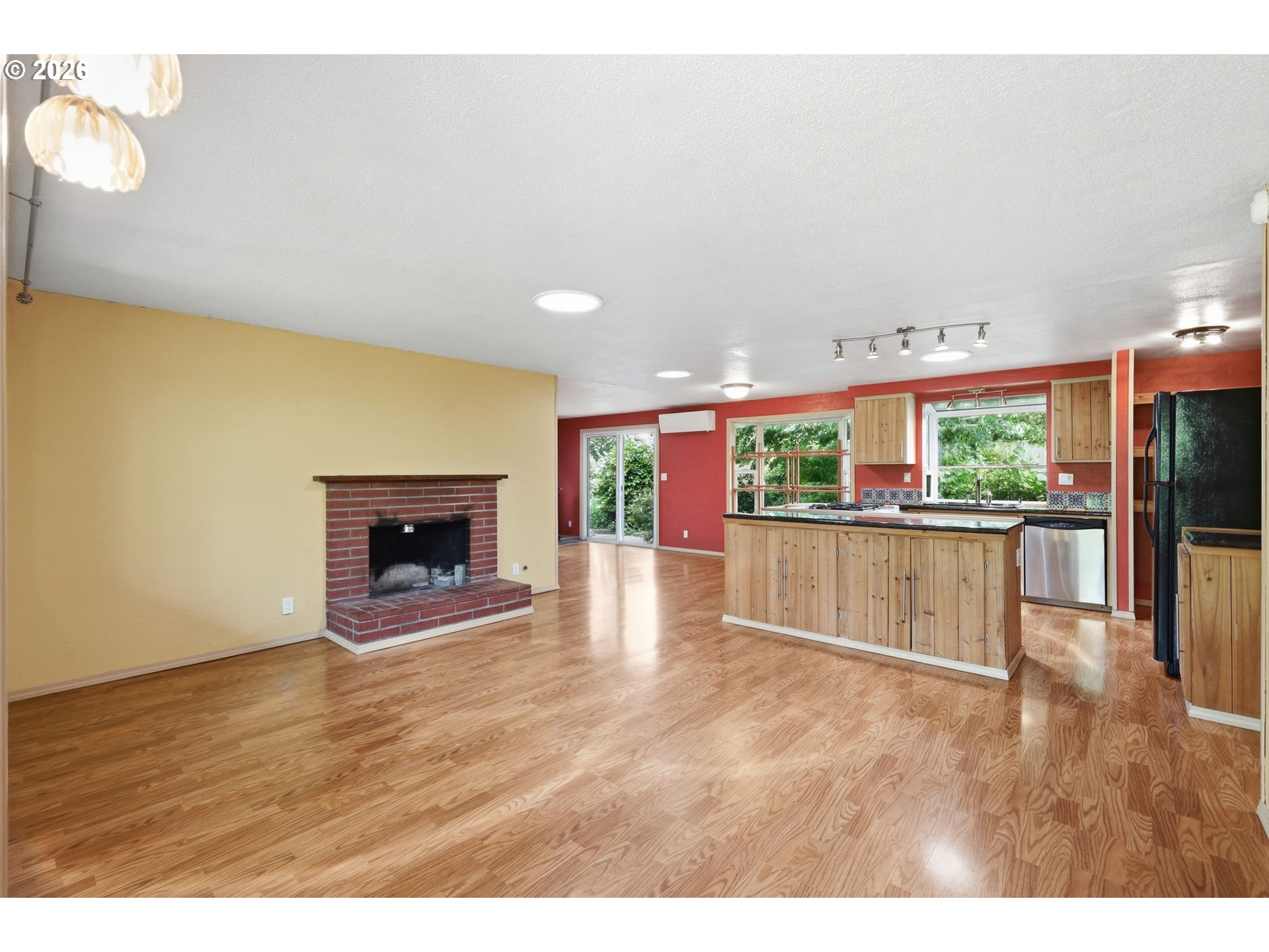 3987 Andover Street Eugene, OR 97404 - Photo 6 of 43 Kitchen/Living Room
