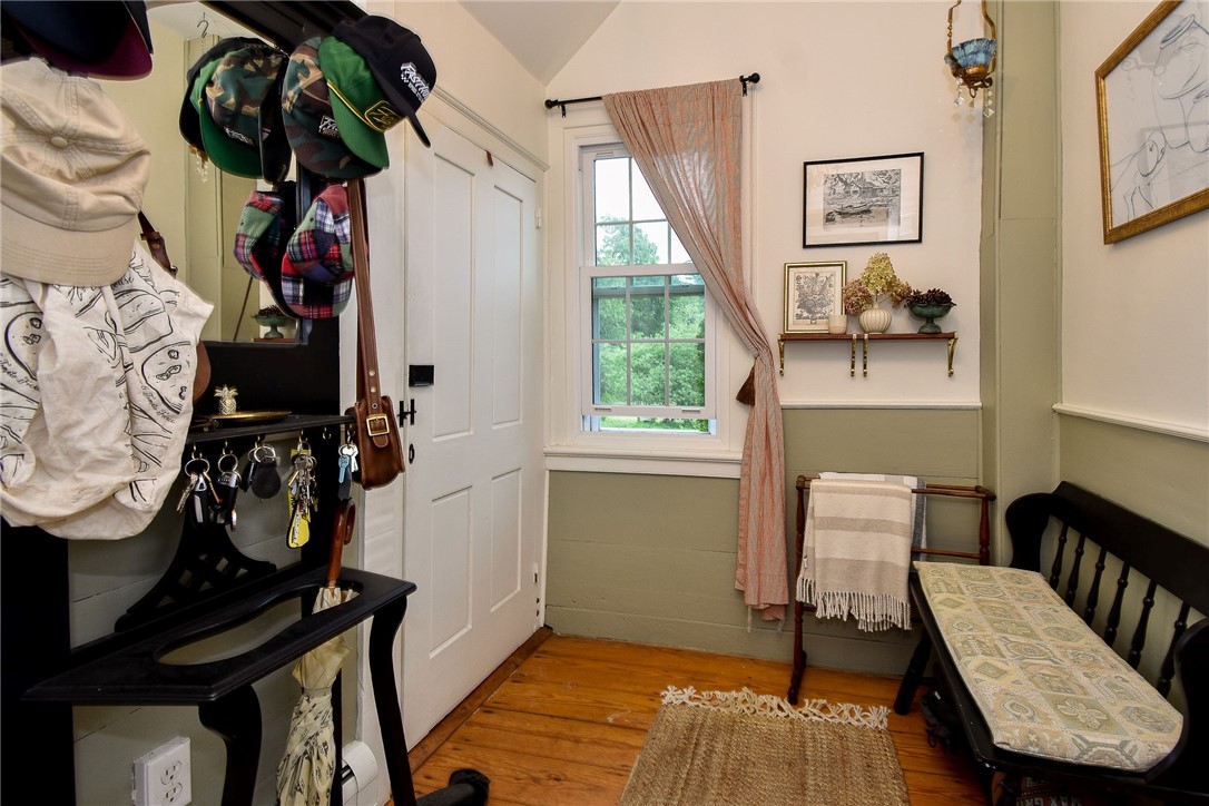 195 Town Farm Road Coventry, RI 02816 - Photo 9 of 47 2nd floor foyer