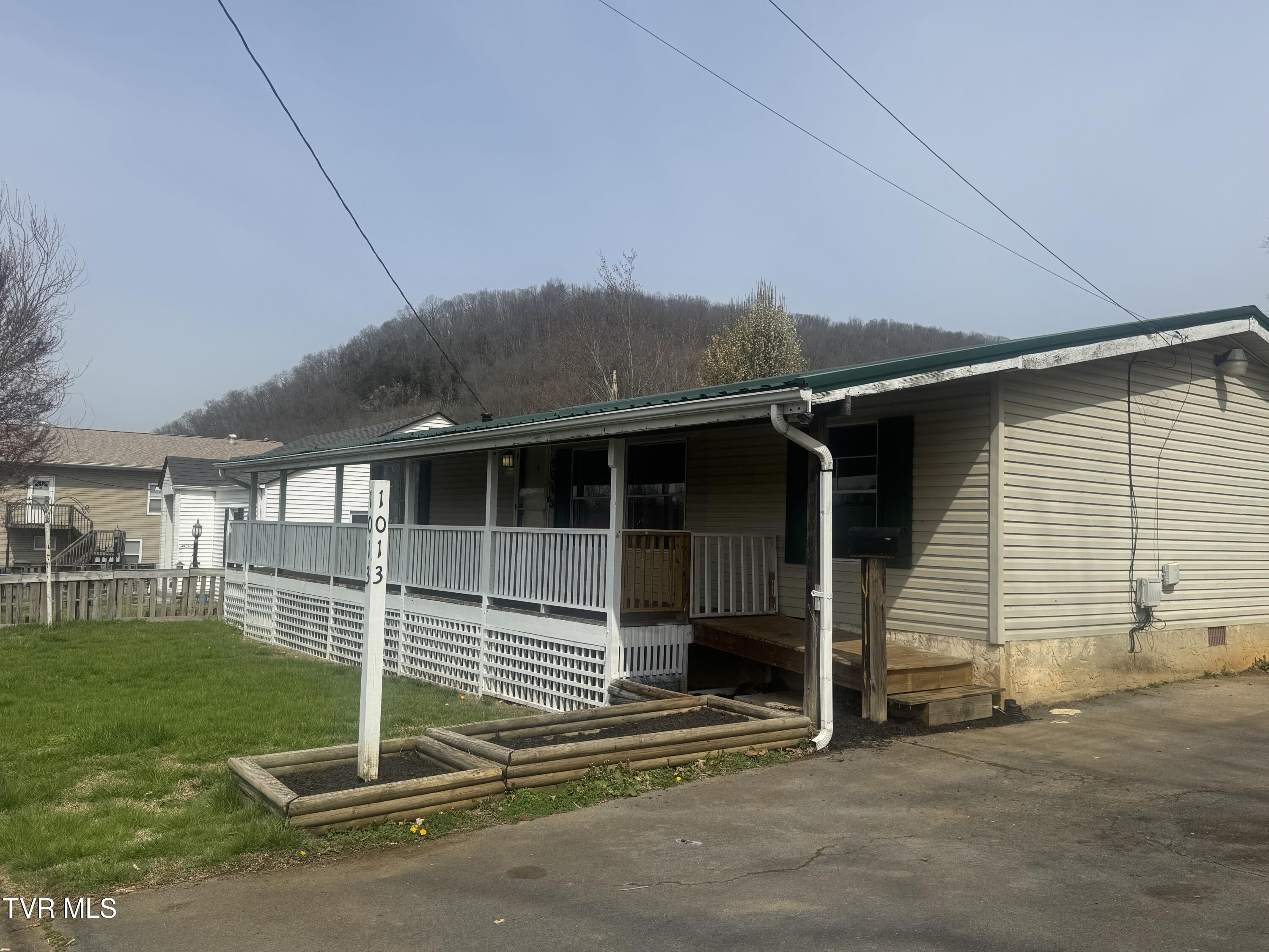 1013 Siam Road Elizabethton, TN 37643 - Photo 15 of 20 IMG_7081