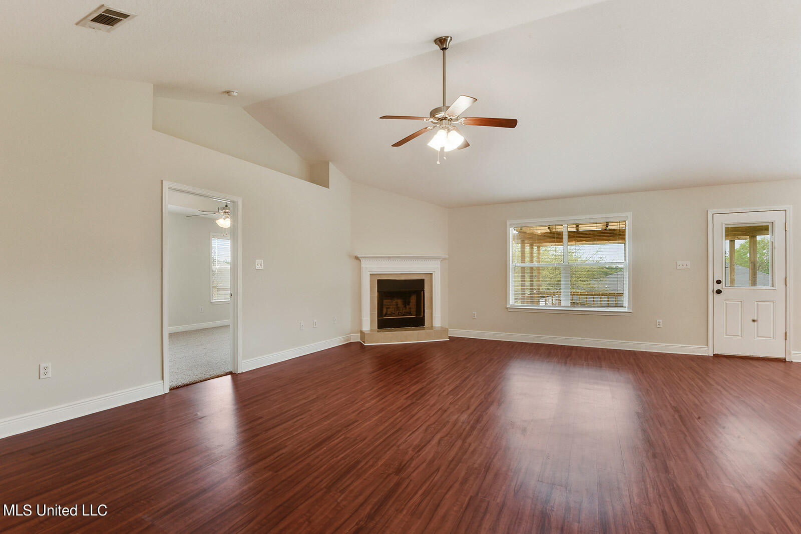 19573 Morris Pond Road Gulfport, MS 39503 - Photo 10 of 25 007_1600x1067_mls_1600x1067 (4)