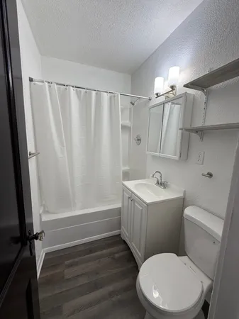 $1,350 | 1211 21st Place, Rockford, IL 61104