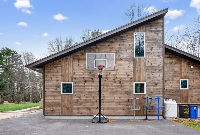 $899,000 | 28 Nyasa Lane, Brunswick, ME 04011