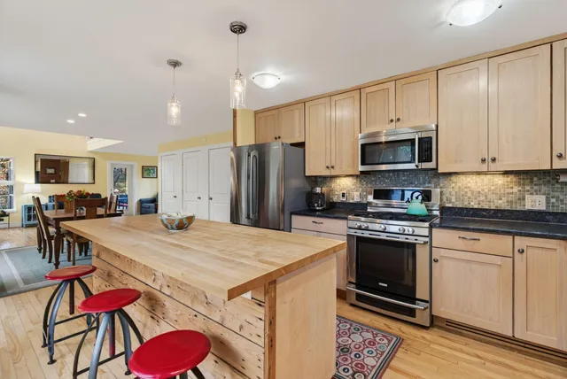 $899,000 | 28 Nyasa Lane, Brunswick, ME 04011