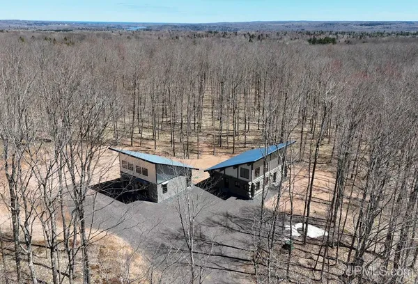 $599,500 | 15710 Coles Creek Road, Atlantic Mine, MI 49905