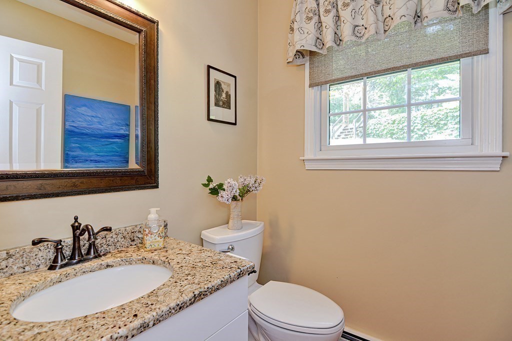 9 Eastmount Road Medfield, MA 02052 - Photo 17 of 40 Gallery Image 17
