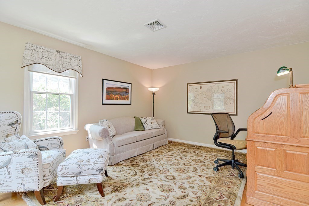 9 Eastmount Road Medfield, MA 02052 - Photo 5 of 40 Gallery Image 5