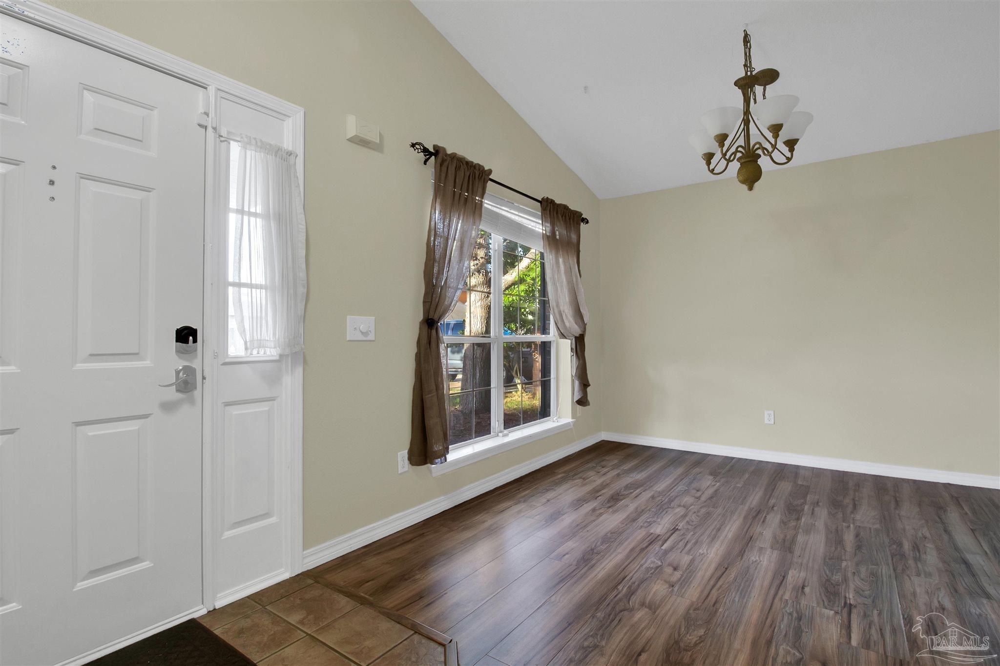 1772 Ivalea Circle Navarre, FL 32566 - Photo 5 of 35