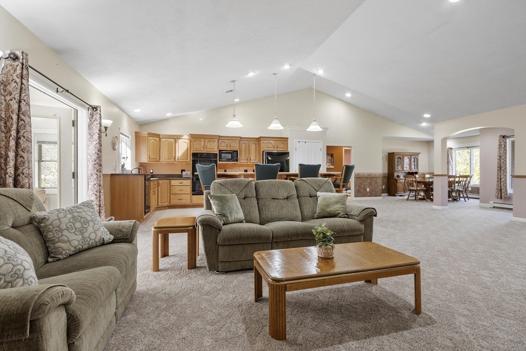 118 Willis Road Gardner, MA 01440 - Photo 10 of 42