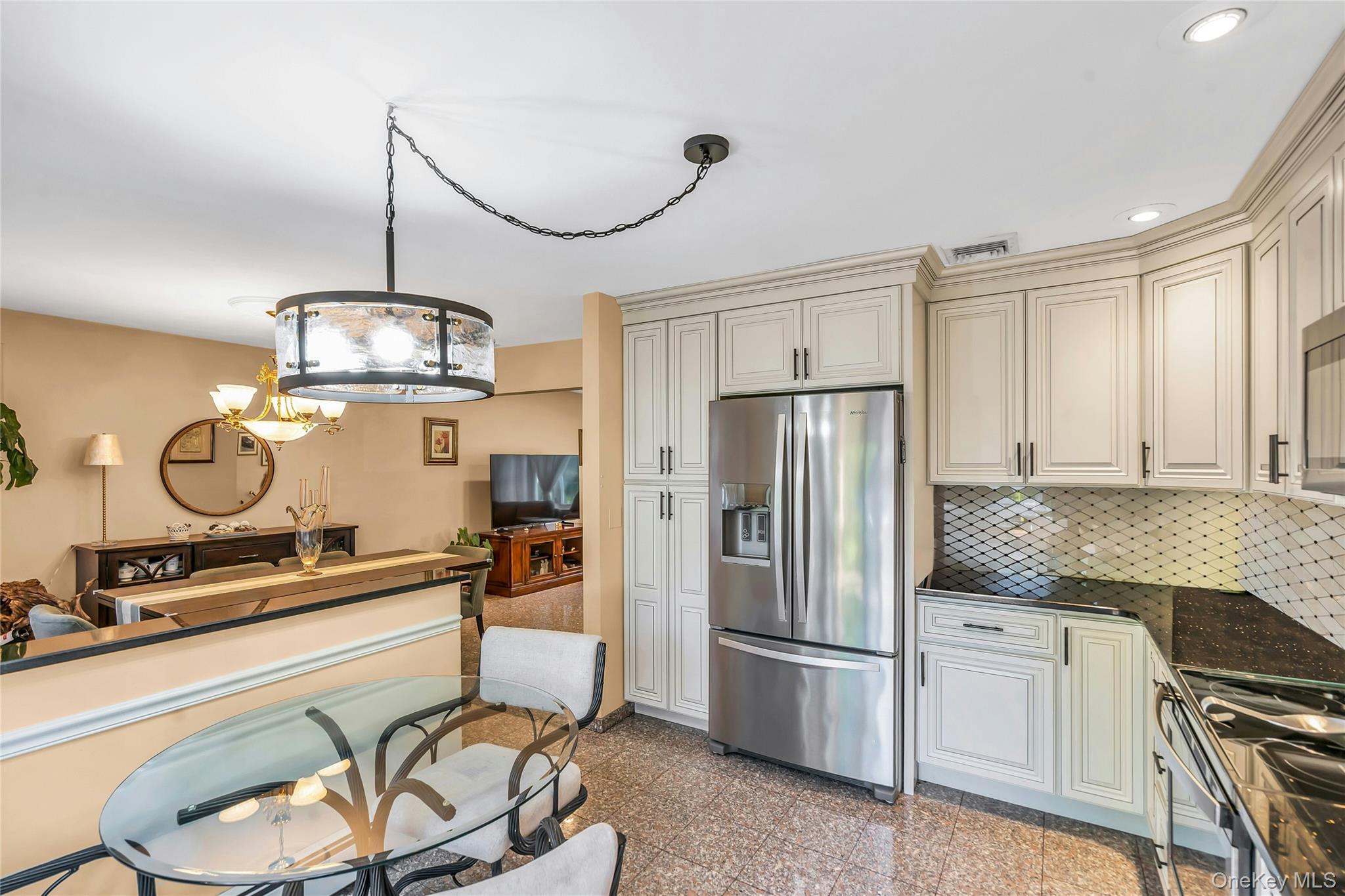 105 Convent Road Syosset, NY 11791 - Photo 9 of 28