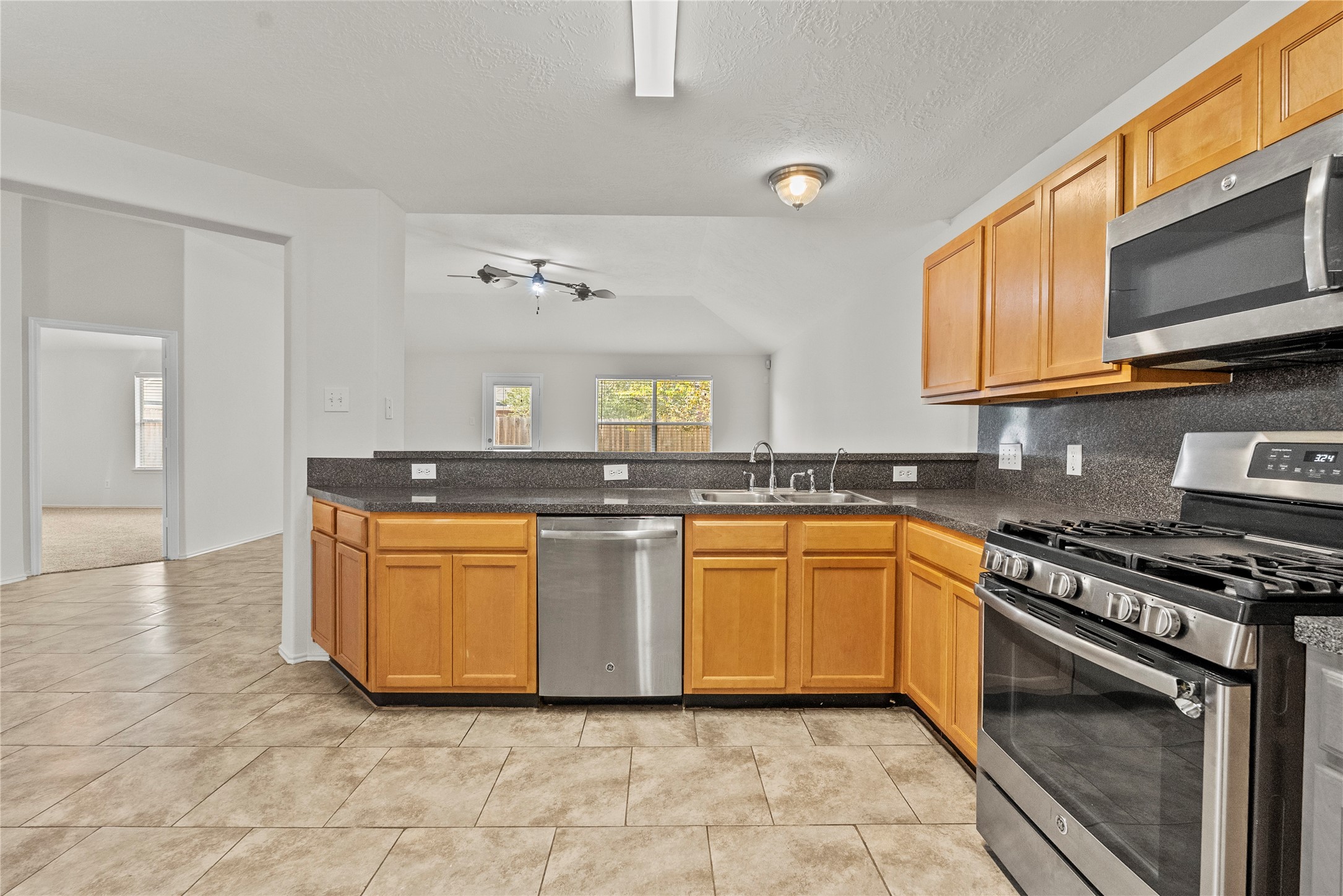 13431 Rural Oak Street Houston, TX 77034 - Photo 3 of 35 open kitchen with plenty of room to add a center island if needed