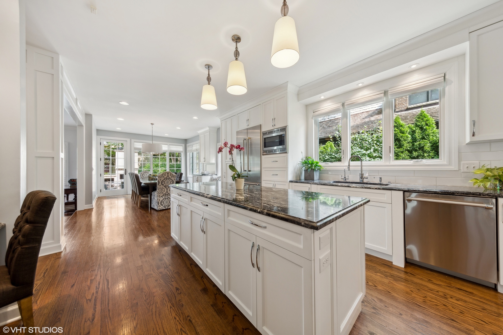 331 Fuller Road Hinsdale, IL 60521 - Photo 9 of 46 Gallery Image 9