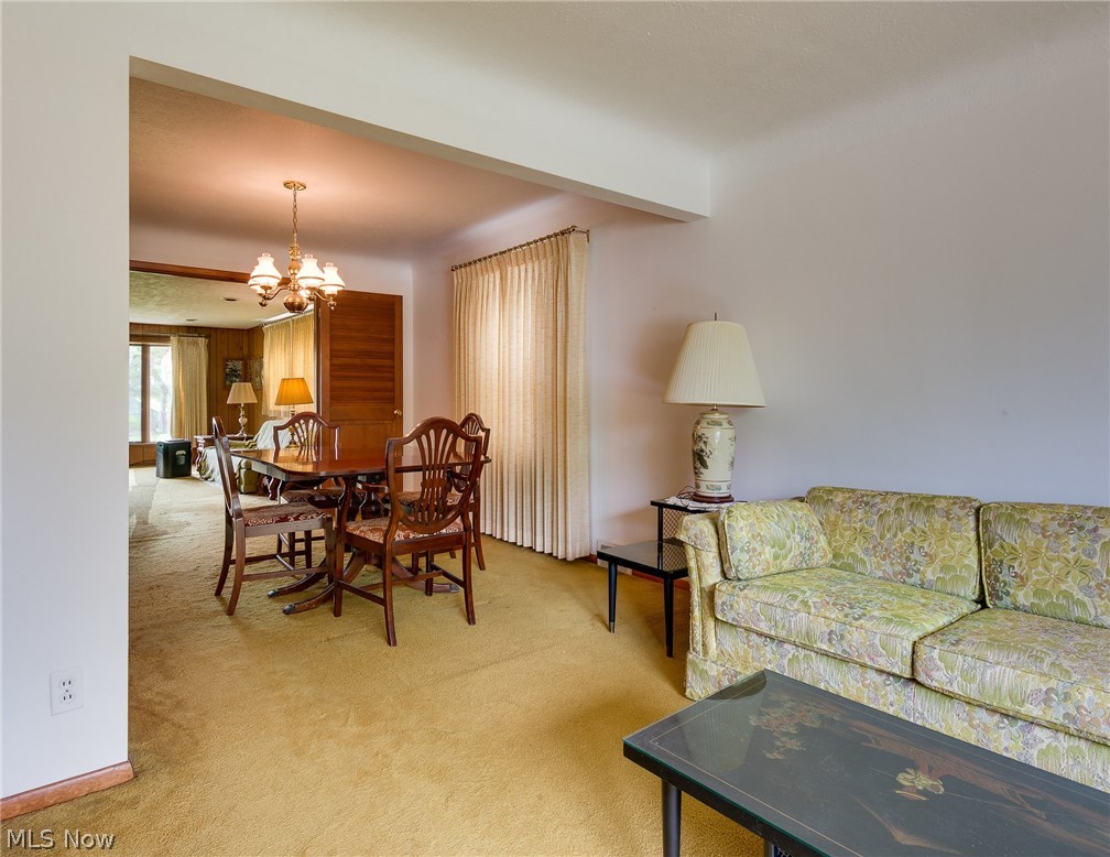 953 Professor Road Cleveland, OH 44124 - Photo 3 of 16