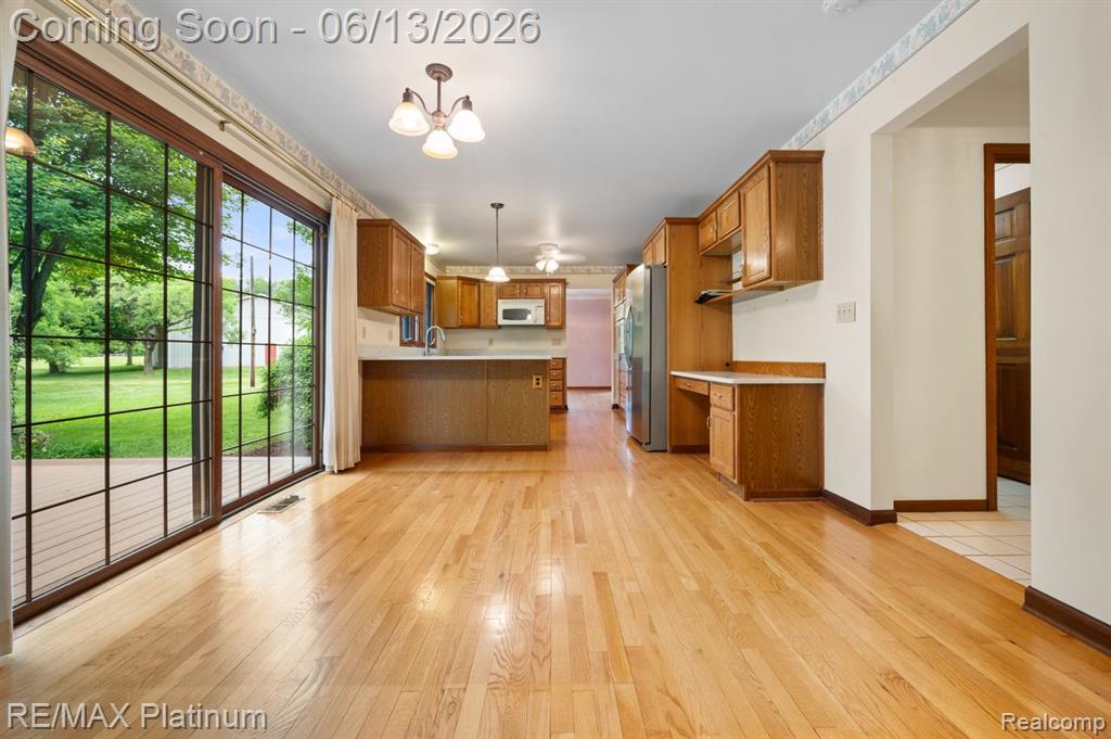 12902 Autumn Ridge Court Milford, MI 48380 - Photo 19 of 73