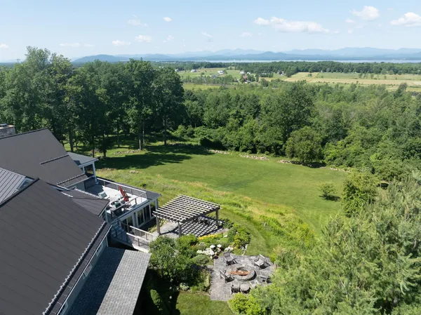 $2,850,000 | 900 Crosswind Road, Charlotte, VT 05445