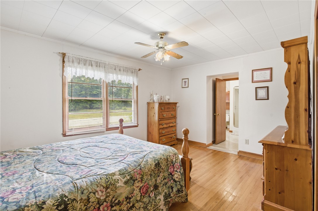 282 West Bennett Road Westminster, SC 29693 - Photo 15 of 42 This light-filled space offers comfortable living with warm wood flooring and an adjoining private bath.