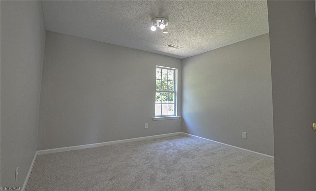 2914 Chestnut Heights Road Winston-Salem, NC 27107 - Photo 15 of 33