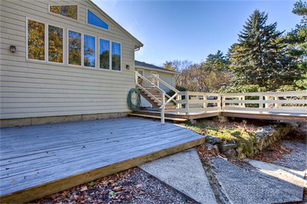 109 Colburn Road Reading, MA 01867 - Photo 3 of 26 Gallery Image 3