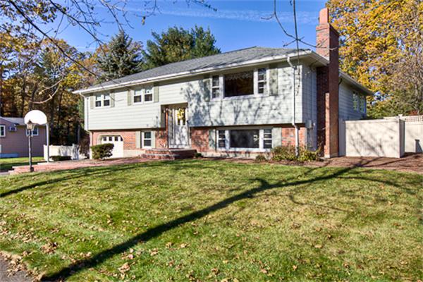 109 Colburn Road Reading, MA 01867 - Photo 4 of 26 Gallery Image 4