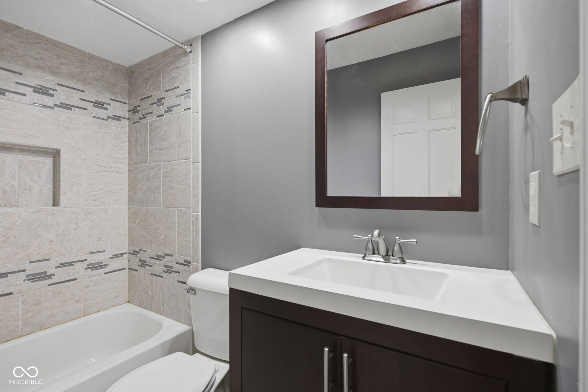 7957 Castle Lake Road Indianapolis, IN 46256 - Photo 37 of 53