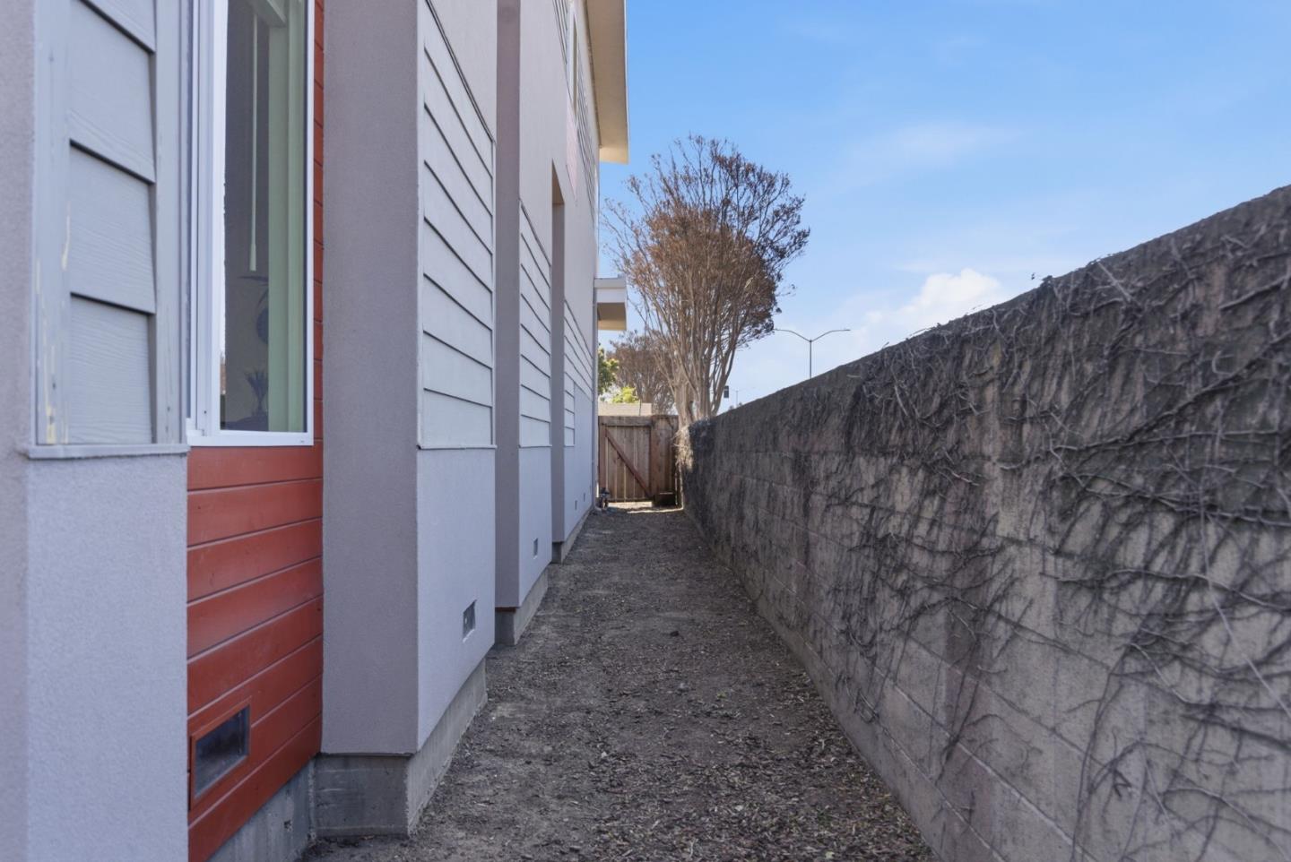 538 Dean Street Hayward, CA 94541 - Photo 23 of 25 a view of a pathway of a building