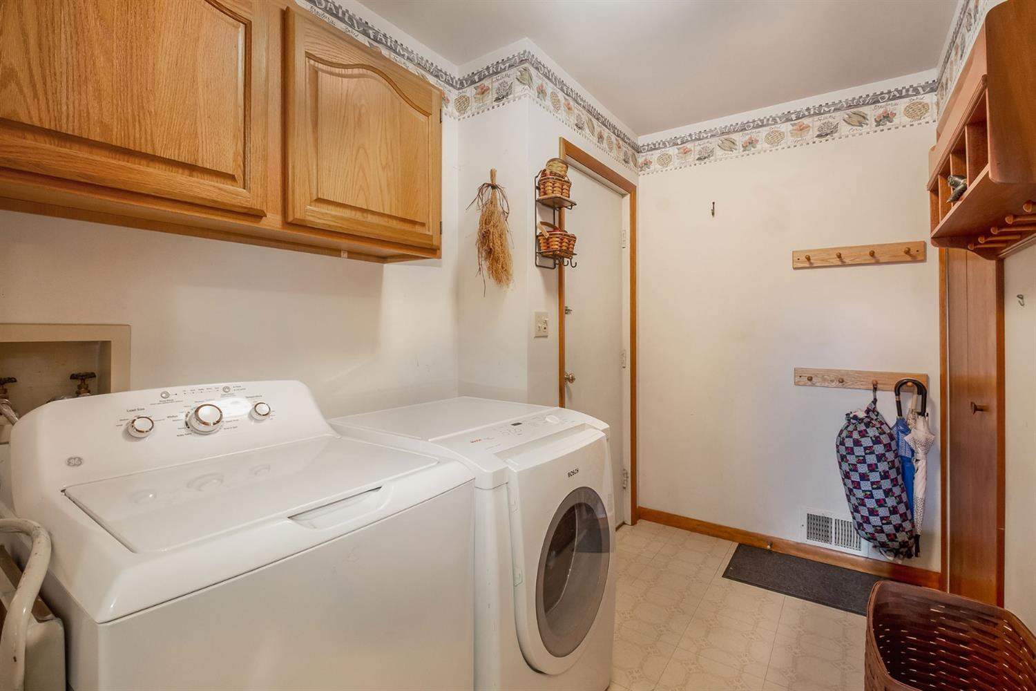6950 Lingane Road Chelsea, MI 48118 - Photo 15 of 27 Photo 15
