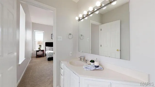 $1,900 | 4256 Maryland Avenue, Unit 3E, St. Louis, MO 63108